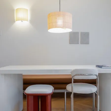 Aparthotel Montaigne 4*