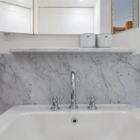 Montaigne 4*