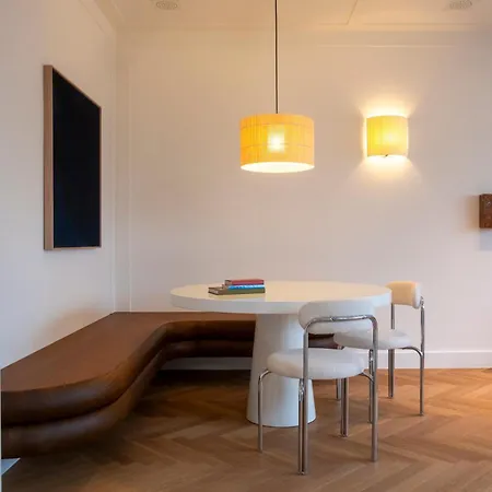 Hotel apartamentowy Montaigne 4*