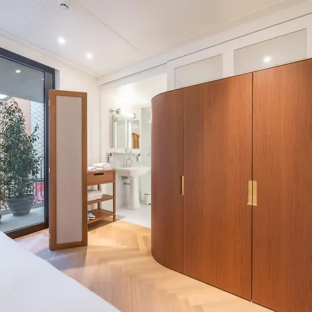 Hotel apartamentowy Montaigne 4*