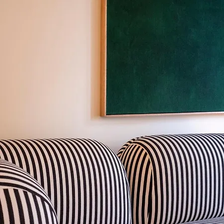 Hotel apartamentowy Montaigne 4*