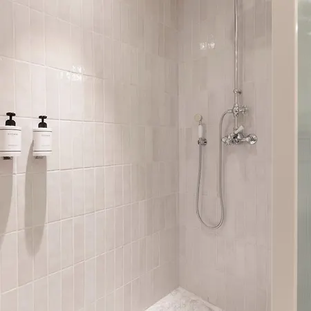 Montaigne Hotel apartamentowy 4*