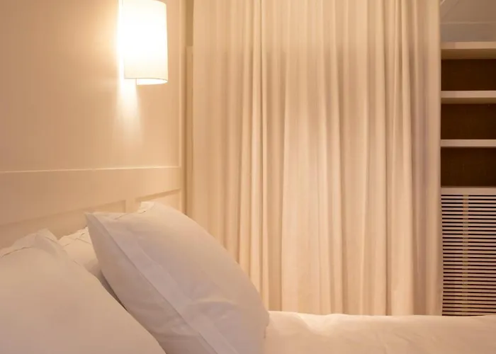 Montaigne Hotel apartamentowy 4*