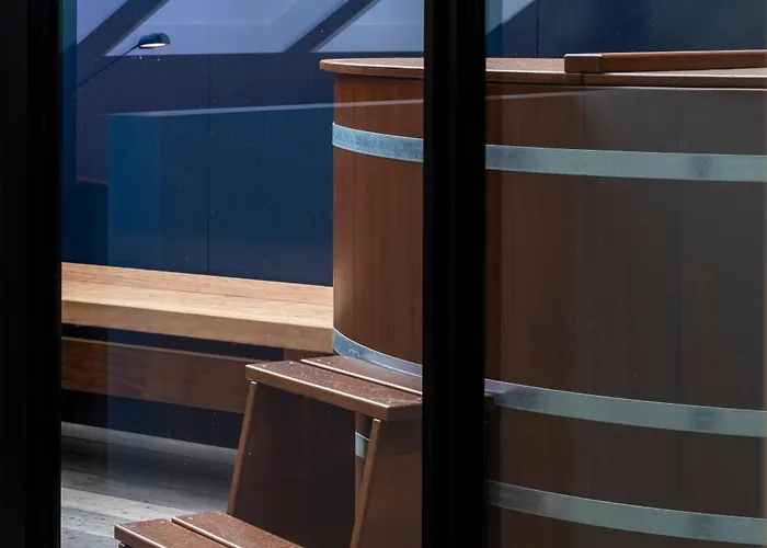 Montaigne Apart-hotel