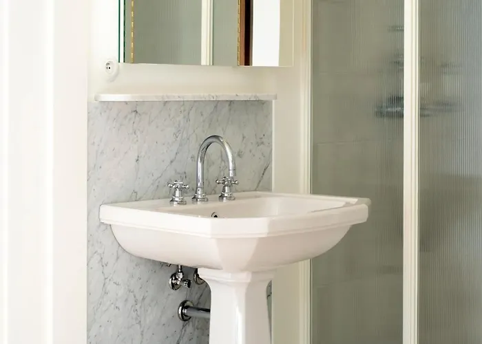 Hotel apartamentowy Montaigne 4*