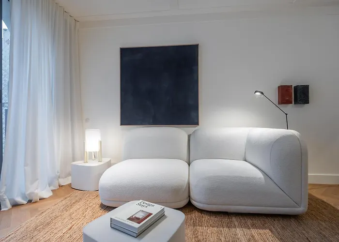 Montaigne Hotel apartamentowy 4*