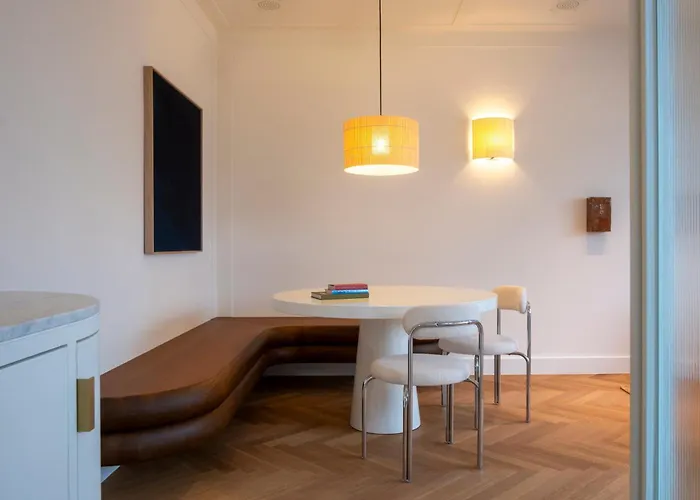 Hotel apartamentowy Montaigne 4*