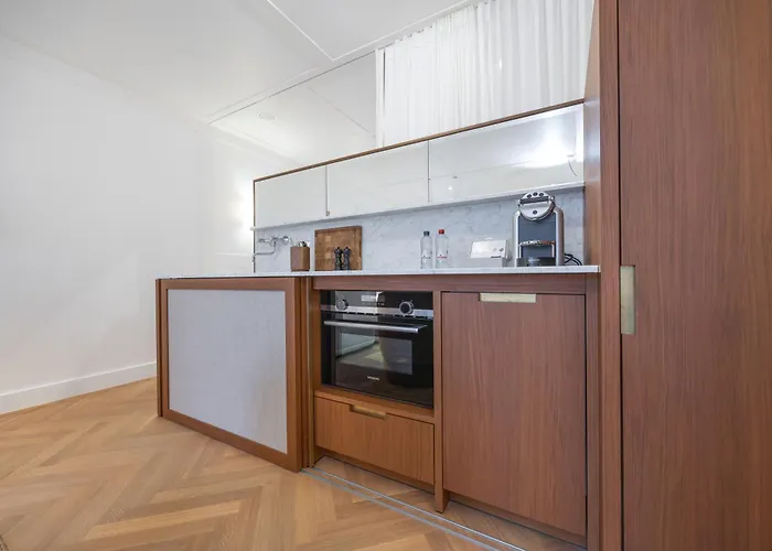 Hotel apartamentowy Montaigne 4*