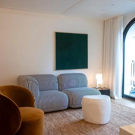 Montaigne Lejlighedshotel