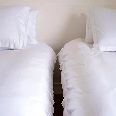 Montaigne מלון דירות 4*